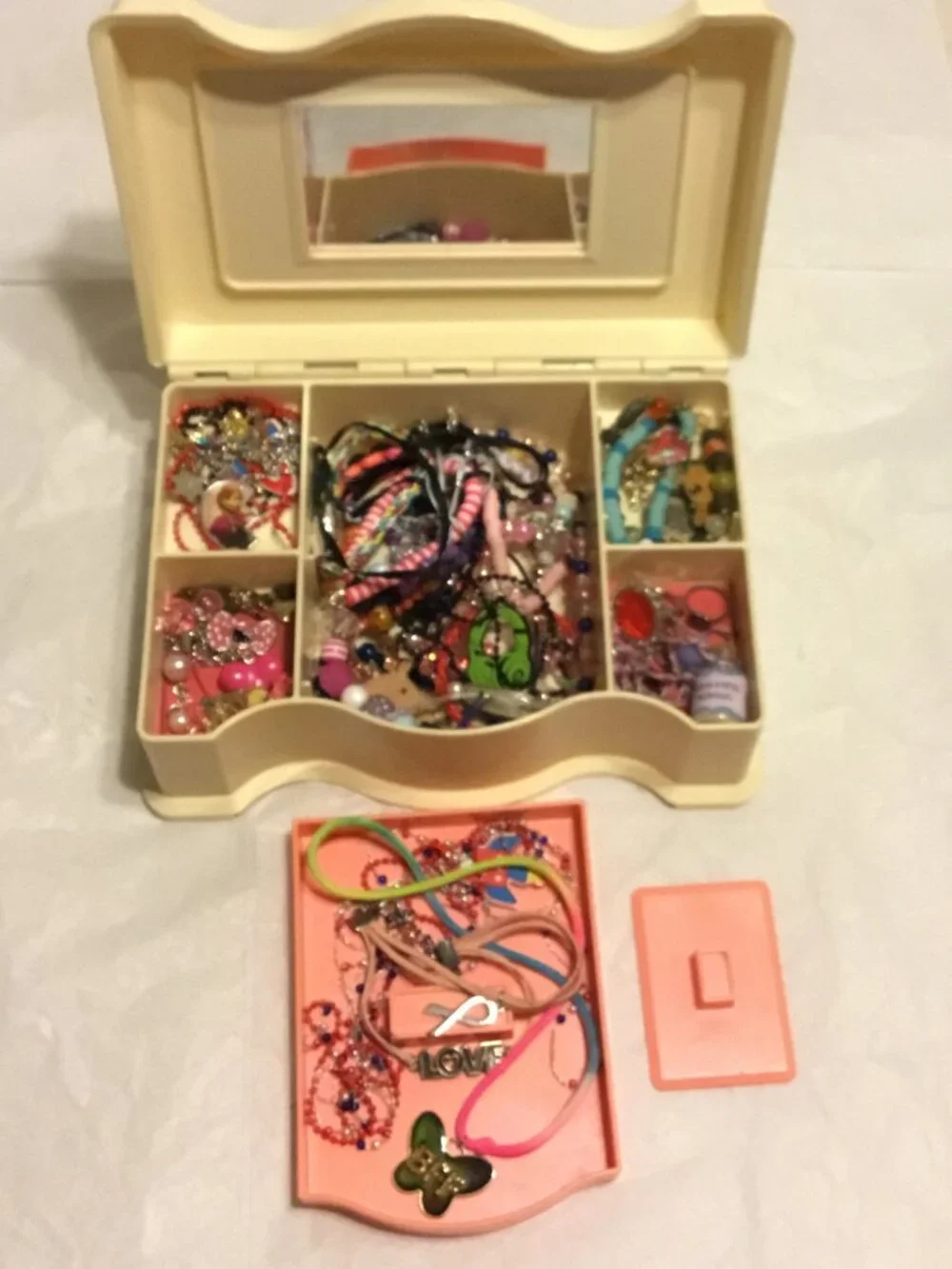 Vintage 1989 Playskool little girl's plastic jewelry box full of lots of jewelry